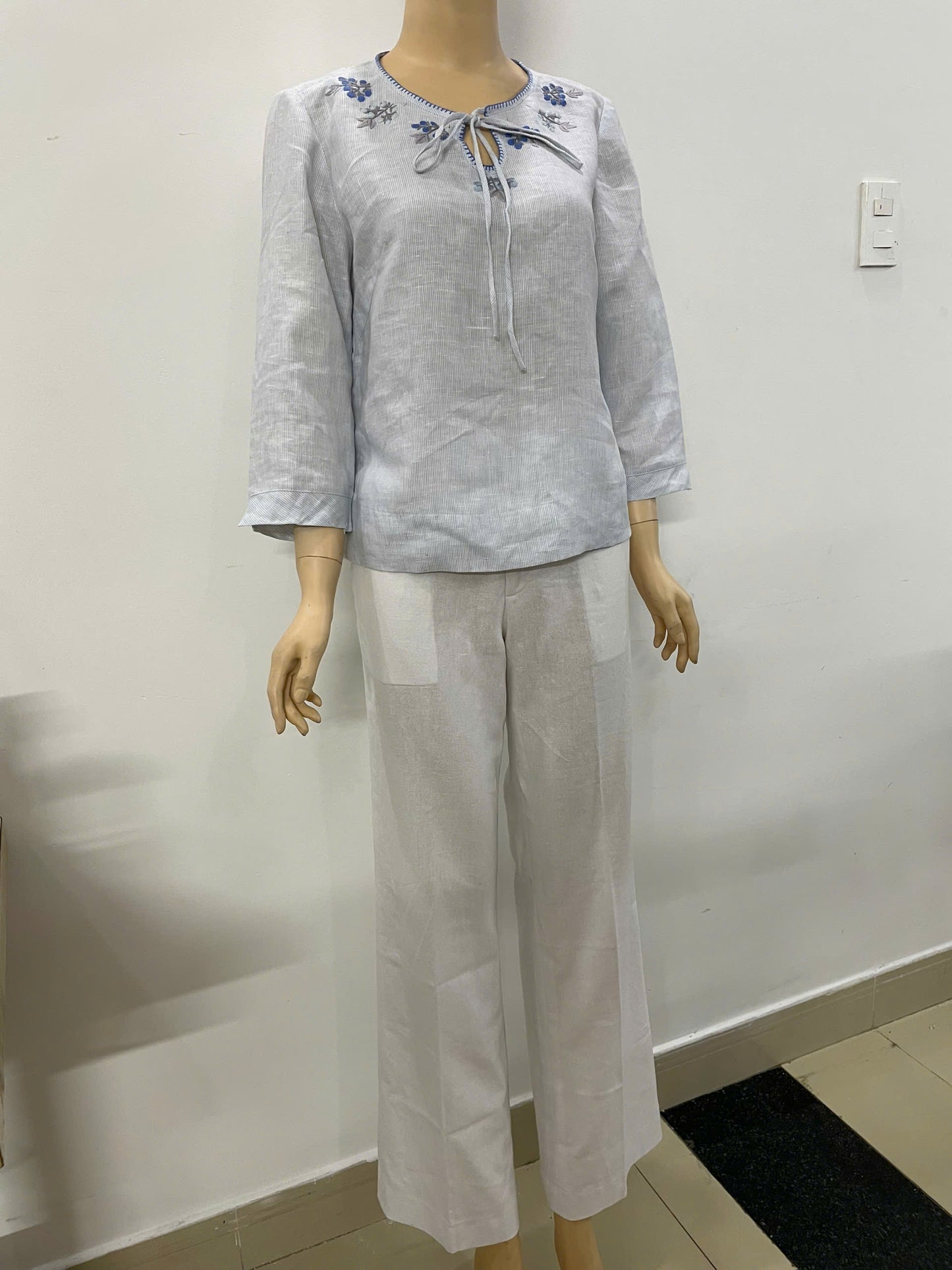 Linen Trousers With Elastic Waist At The Back